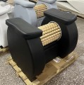 Czarny roll shaper z białymi elementami